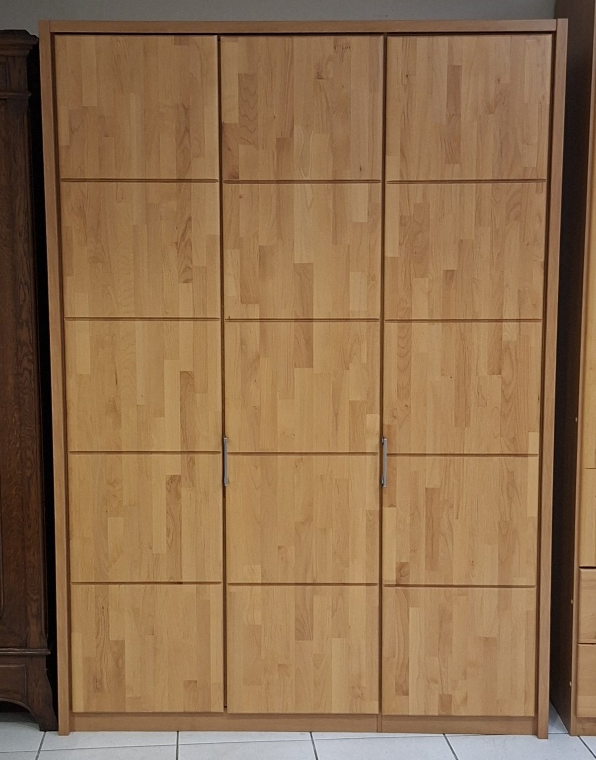 Kleiderschrank - gross
